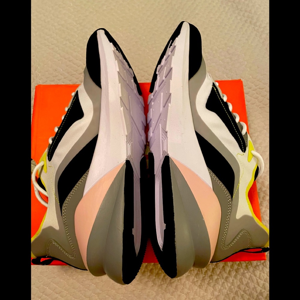 Fabletics - Echo Performance Sneaker